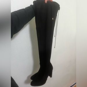 Over the knee velour black boots